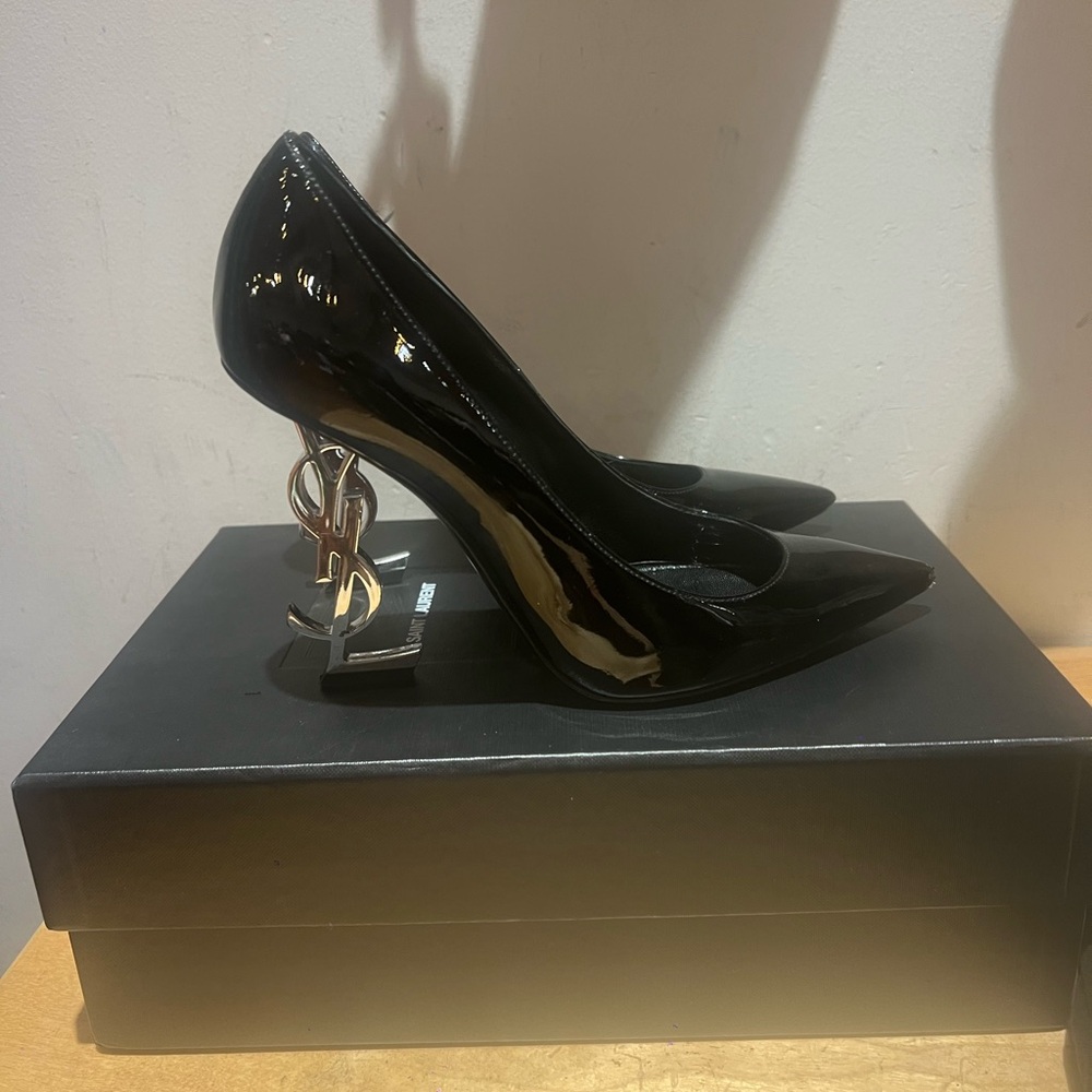 Yves Saint Laurent Black Patent Leather Heels with Logo Heel